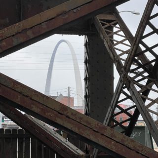 Saarinen stainless catenary curve